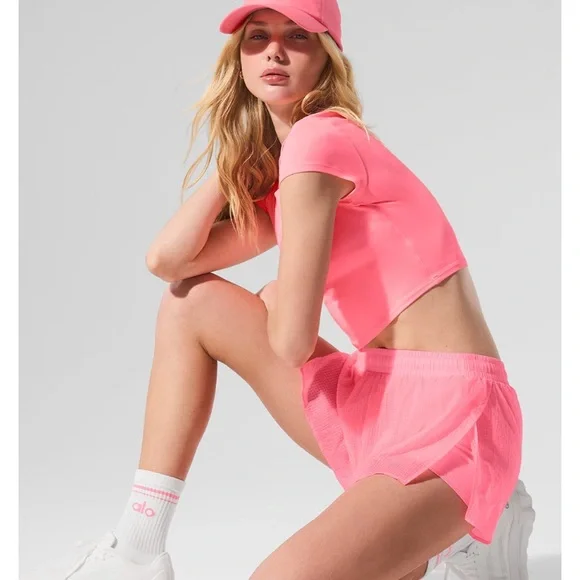 🛑 LAST DAY ON POSHMARK🛑 NWT AUTHENTIC ALO YOGA Bubblegum Pink GAME TIME SHORTS - Picture 3 of 9